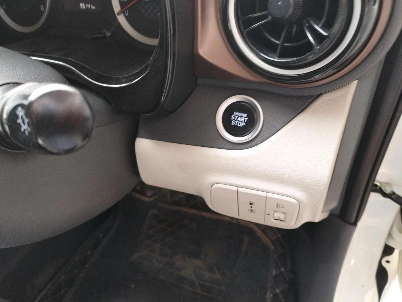 2022 Hyundai AURA SX 1.2 CNG, CNG, Manual, 95,141 km, interior