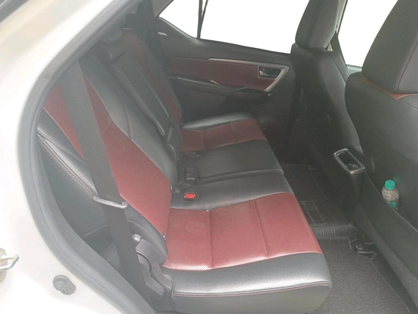 2023 Toyota Fortuner 4X2 AT 2.8 LEGENDER, Diesel, Automatic, 35,494 km, interior