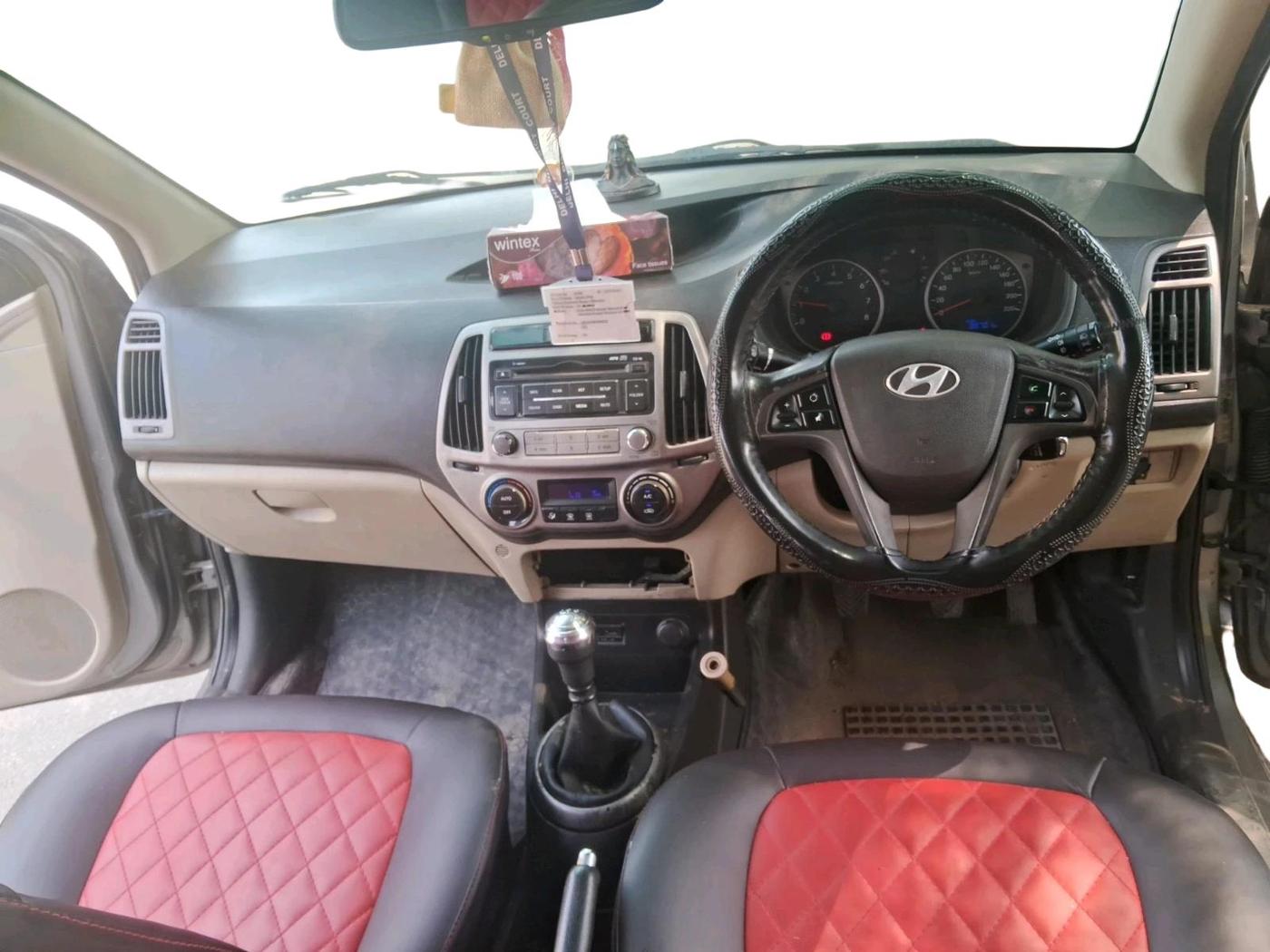 2012 Hyundai i20 SPORTZ 1.2, Petrol, Manual, 88,701 km, interior