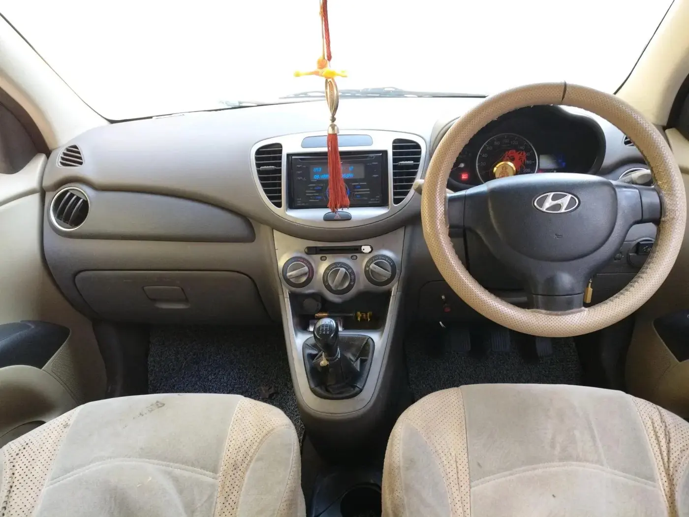 2012 Hyundai i10 MAGNA 1.2, CNG, Manual, 9,99,999 km, interior