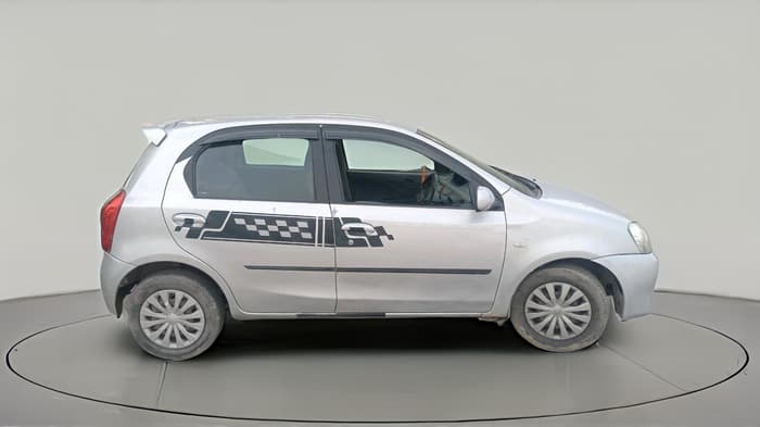 2012 Toyota Etios Liva G, CNG, Manual, 1,02,367 km, exterior