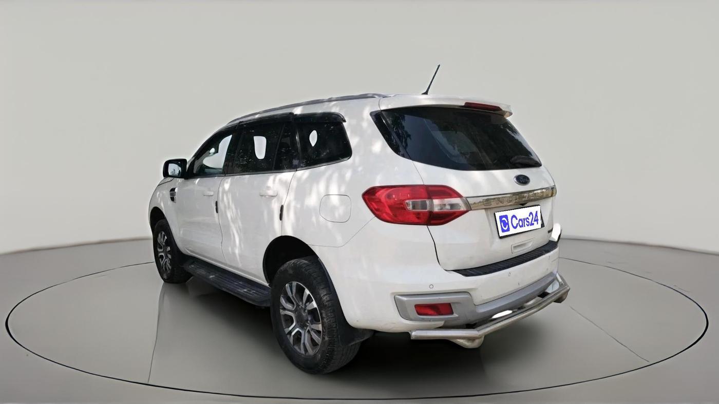 2017 Ford Endeavour TREND 2.2 4X2 AT, Diesel, Automatic, 1,47,092 km, exterior