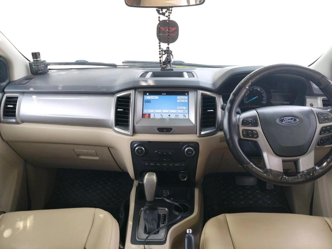 2017 Ford Endeavour TREND 2.2 4X2 AT, Diesel, Automatic, 1,47,092 km, interior
