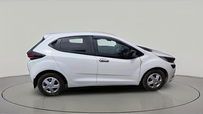 2021 Tata ALTROZ XE PETROL, CNG, Manual, 45,519 km, exterior
