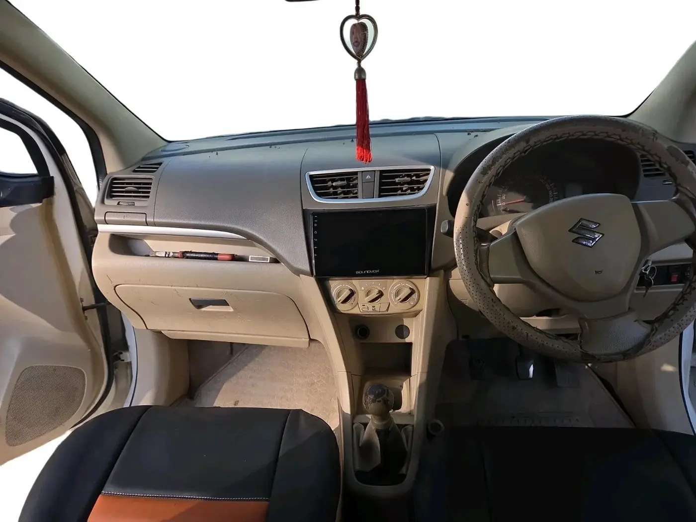 2013 Maruti Ertiga LXI, CNG, Manual, 1,21,723 km, interior