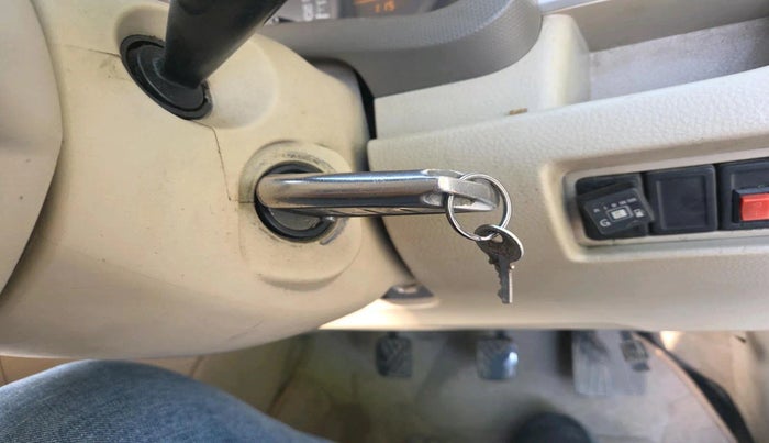 2013 Maruti Ertiga LXI, CNG, Manual, 1,21,723 km, interior