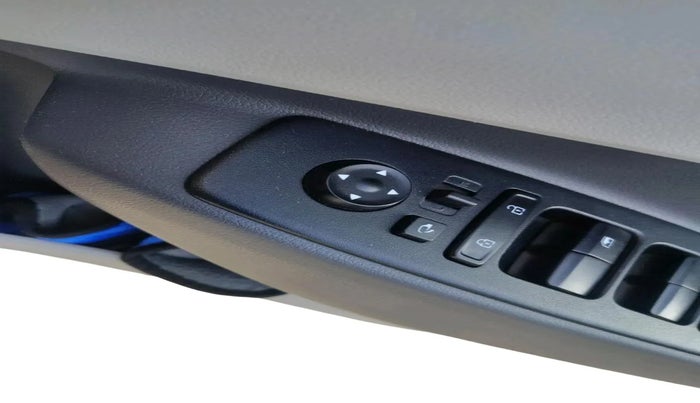 2024 Hyundai GRAND I10 NIOS SPORTZ 1.2 KAPPA VTVT, Petrol, Manual, 17,999 km, interior