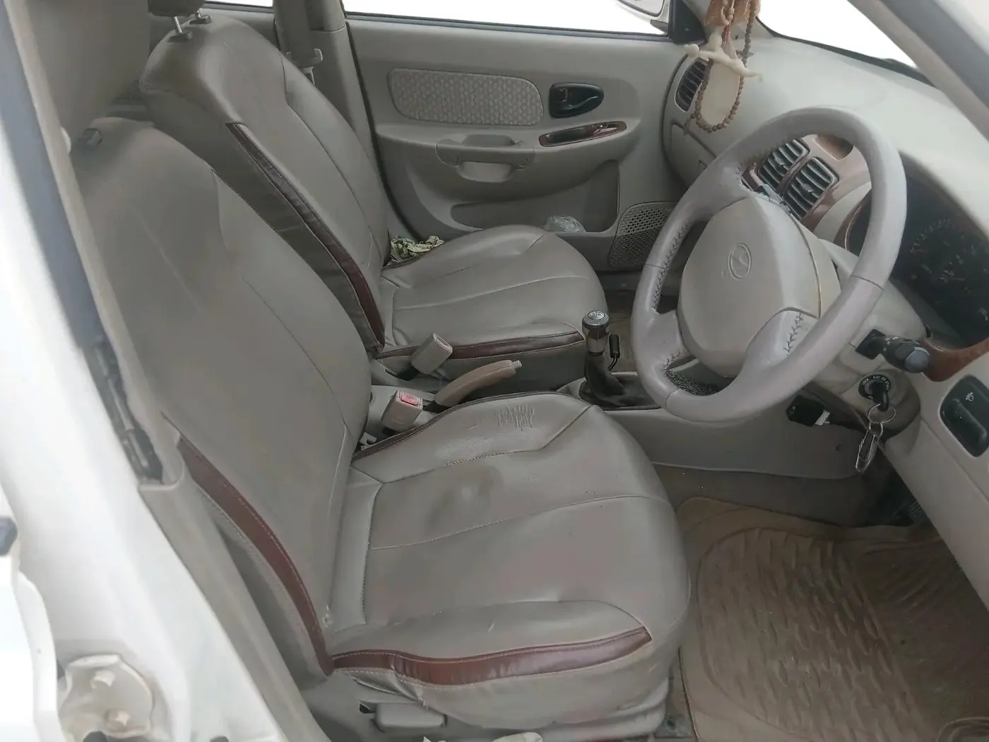 2011 Hyundai Accent GLE, Petrol, Manual, 55,163 km, interior
