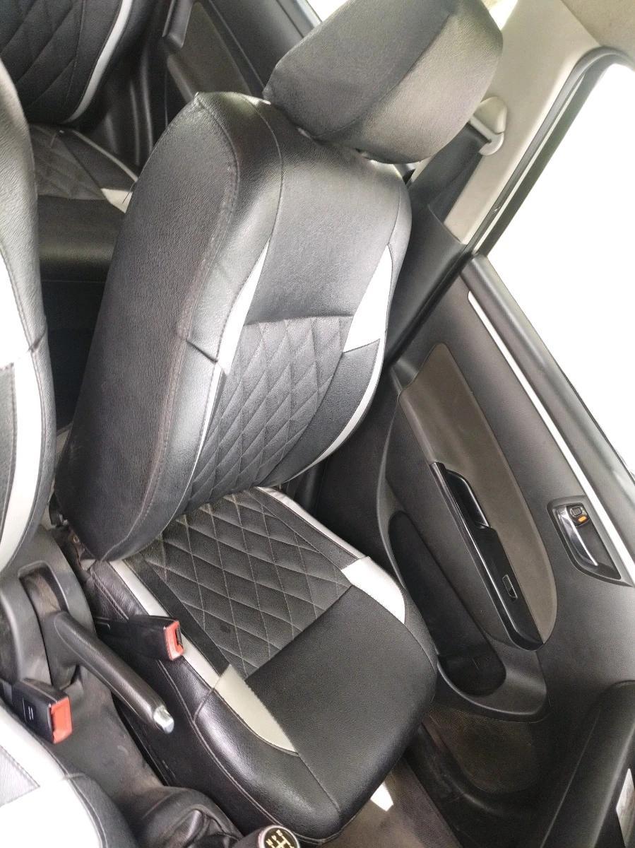 2015 Maruti Swift VXI, CNG, Manual, 1,90,826 km, interior
