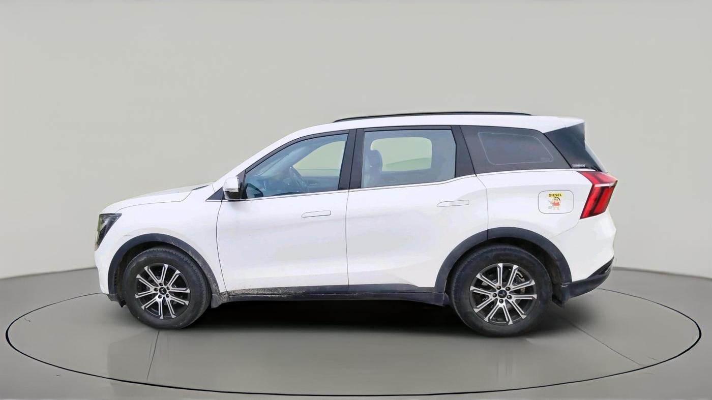 2024 Mahindra XUV700 AX 7 D AT AWD 7 STR, Diesel, Automatic, 38,786 km, exterior