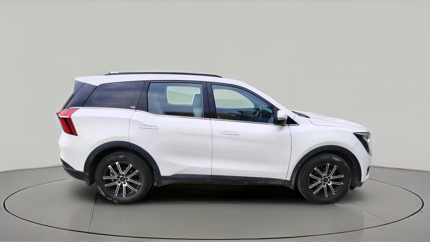 2024 Mahindra XUV700 AX 7 D AT AWD 7 STR, Diesel, Automatic, 38,786 km, exterior