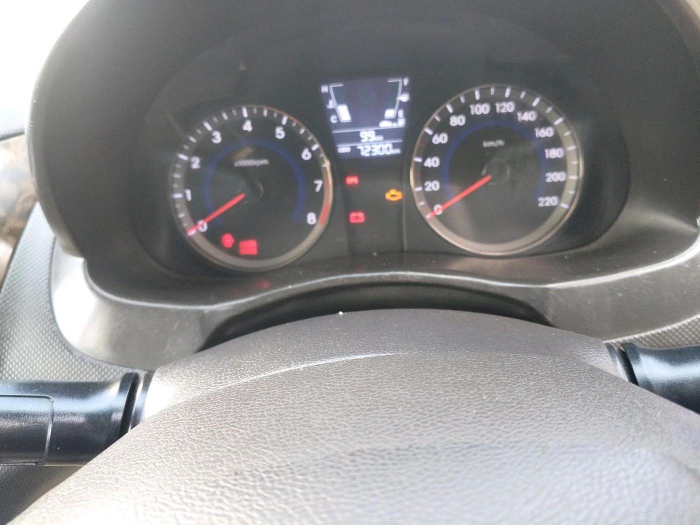 2014 Hyundai Verna FLUIDIC 1.6 VTVT EX, Petrol, Manual, 72,300 km, interior