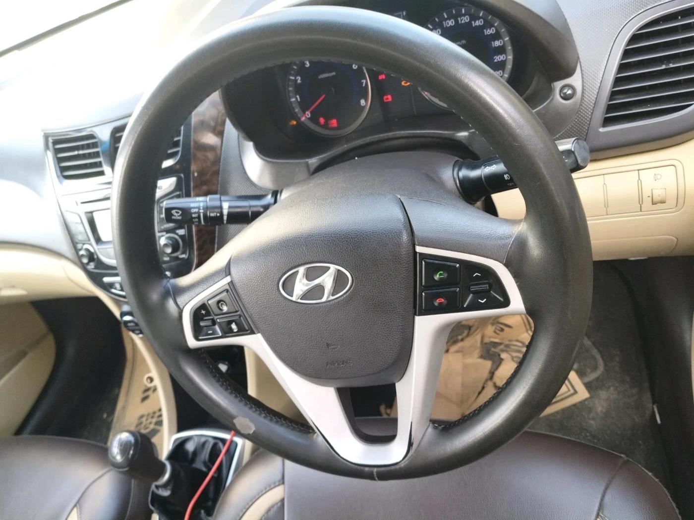 2014 Hyundai Verna FLUIDIC 1.6 VTVT EX, Petrol, Manual, 72,300 km, interior