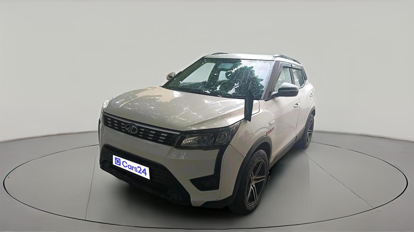 2019 Mahindra XUV300 W6 1.5 DIESEL, Diesel, Manual, 1,63,981 km, exterior