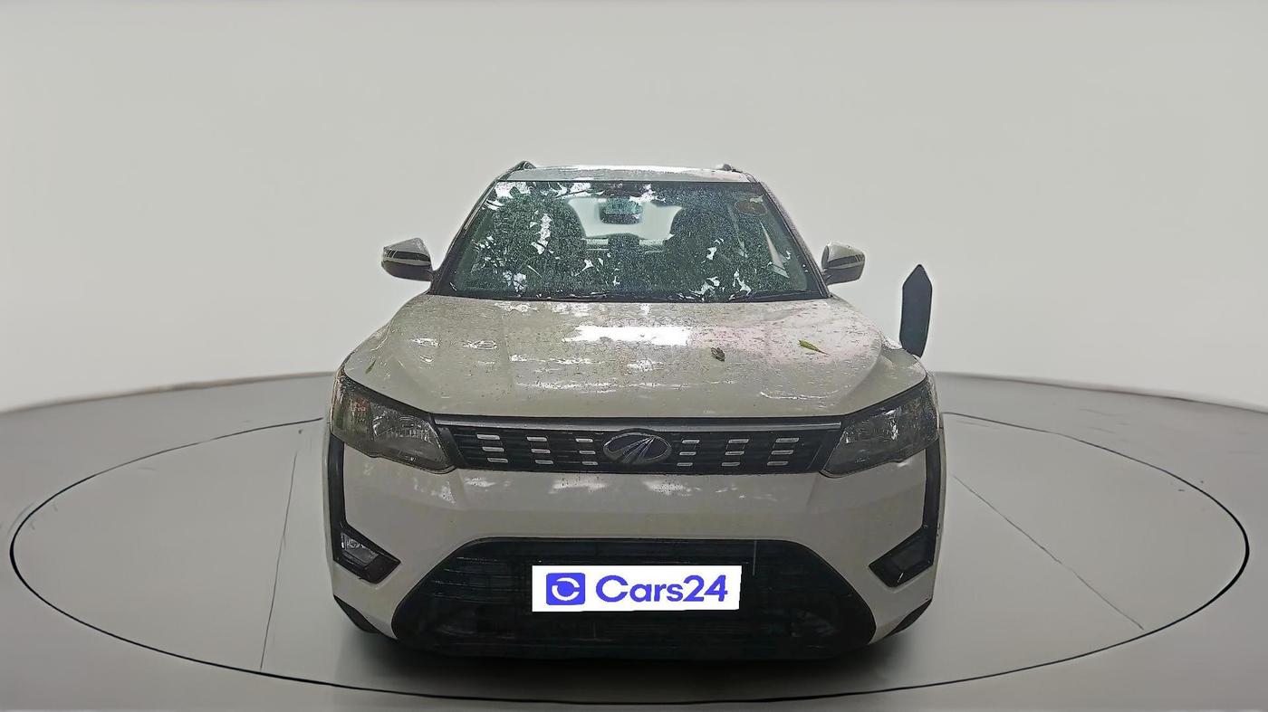 2019 Mahindra XUV300 W6 1.5 DIESEL, Diesel, Manual, 1,63,981 km, exterior