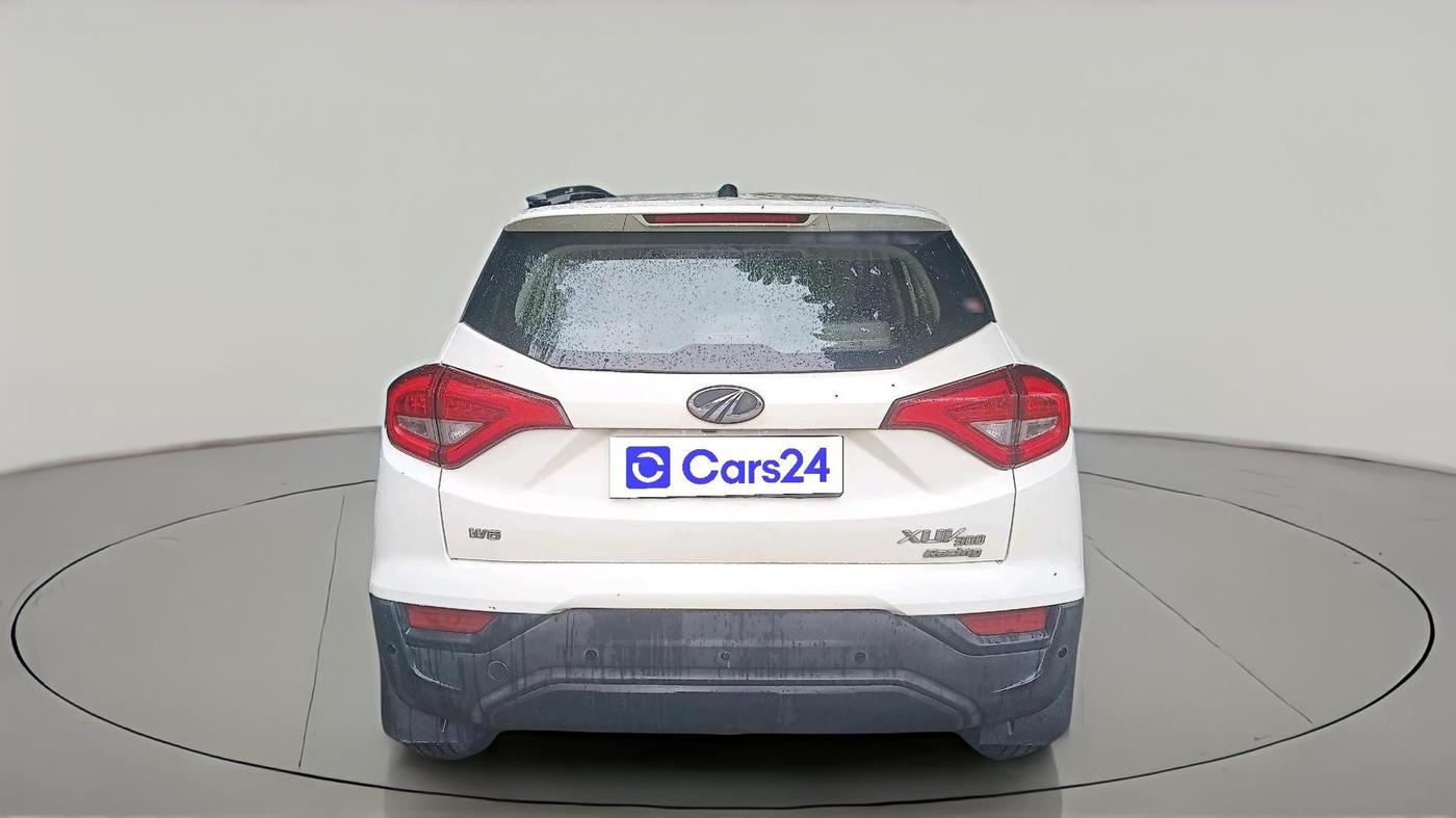2019 Mahindra XUV300 W6 1.5 DIESEL, Diesel, Manual, 1,63,981 km, exterior