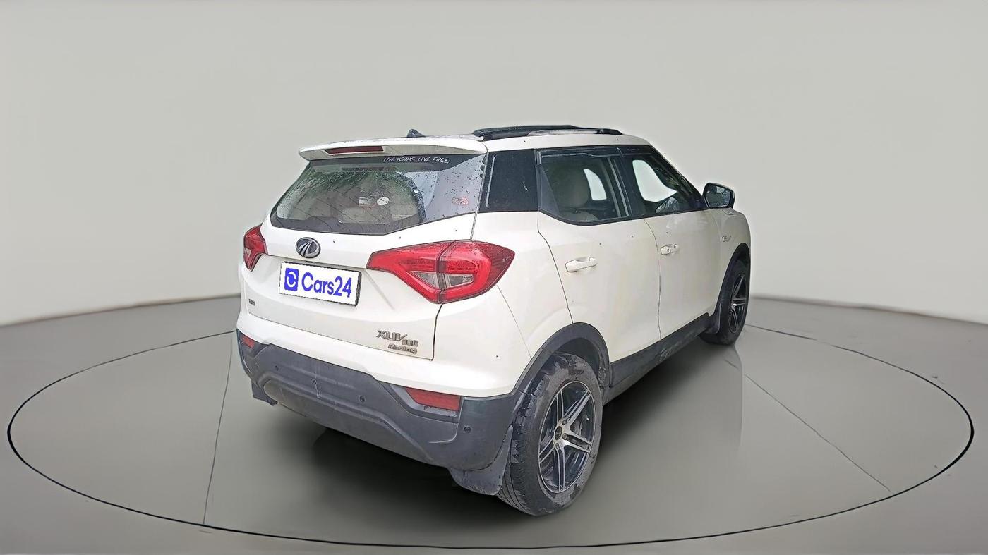2019 Mahindra XUV300 W6 1.5 DIESEL, Diesel, Manual, 1,63,981 km, exterior