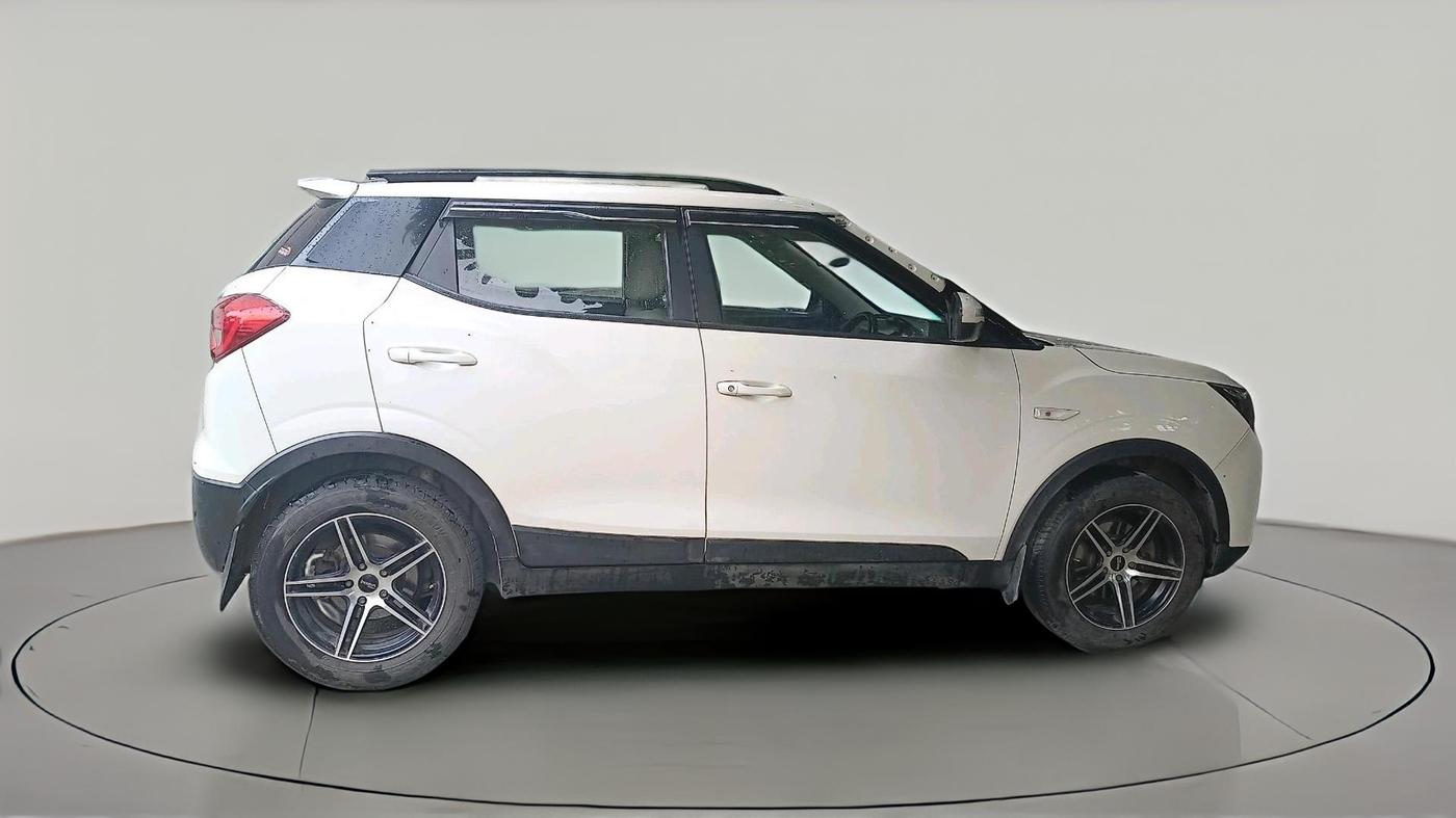 2019 Mahindra XUV300 W6 1.5 DIESEL, Diesel, Manual, 1,63,981 km, exterior