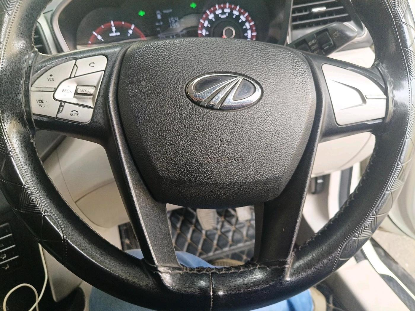 2019 Mahindra XUV300 W6 1.5 DIESEL, Diesel, Manual, 1,63,981 km, interior