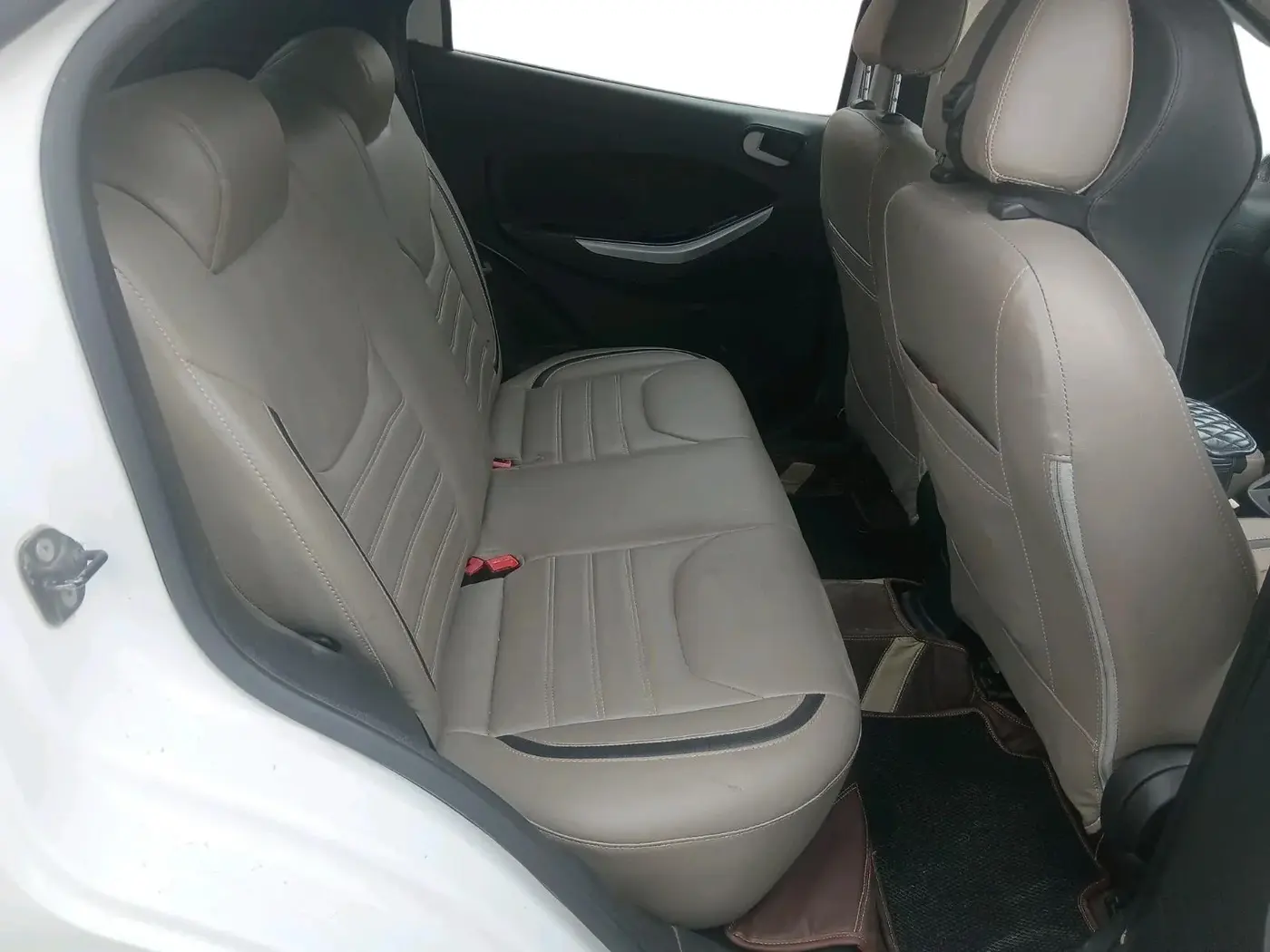 2016 Ford New Figo TITANIUM 1.2 PETROL MT, Petrol, Manual, 92,545 km, interior