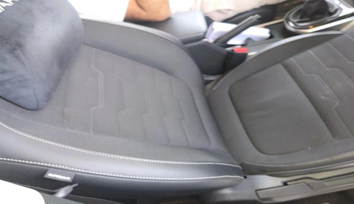 2025 KIA Carens Clavis HTK 1.5 Petrol MT, Petrol, Manual, 13,117 km, interior