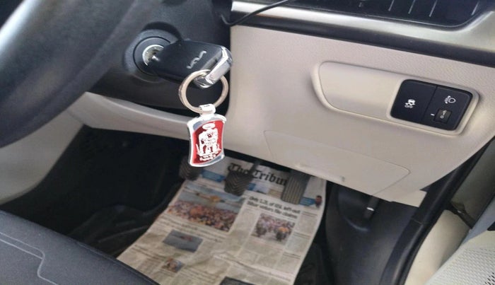 2025 KIA Carens Clavis HTK 1.5 Petrol MT, Petrol, Manual, 13,117 km, interior