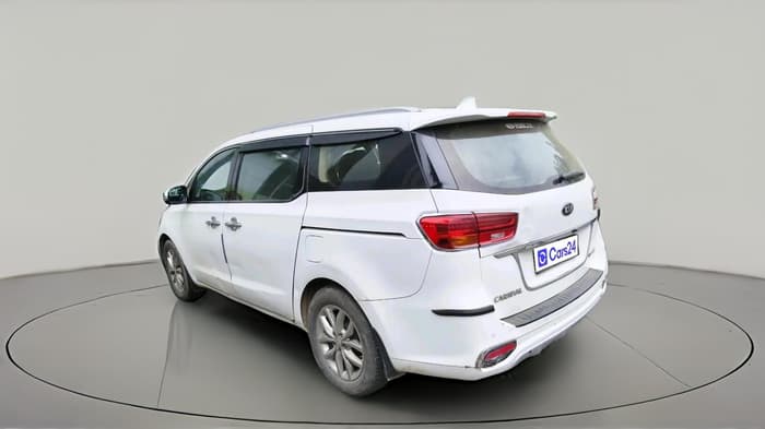 2020 KIA CARNIVAL LIMOUSINE 2.2 7 STR, Diesel, Automatic, 2,92,892 km, exterior