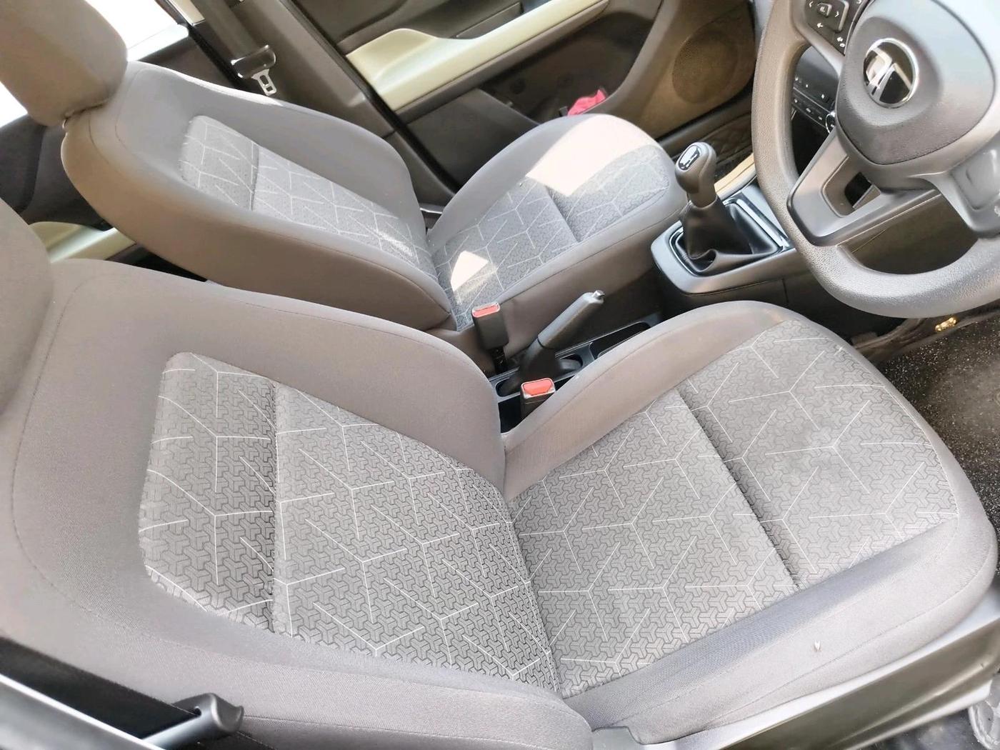 2024 Tata PUNCH ADVENTURE RHYTHM PACK MT, Petrol, Manual, 14,928 km, interior