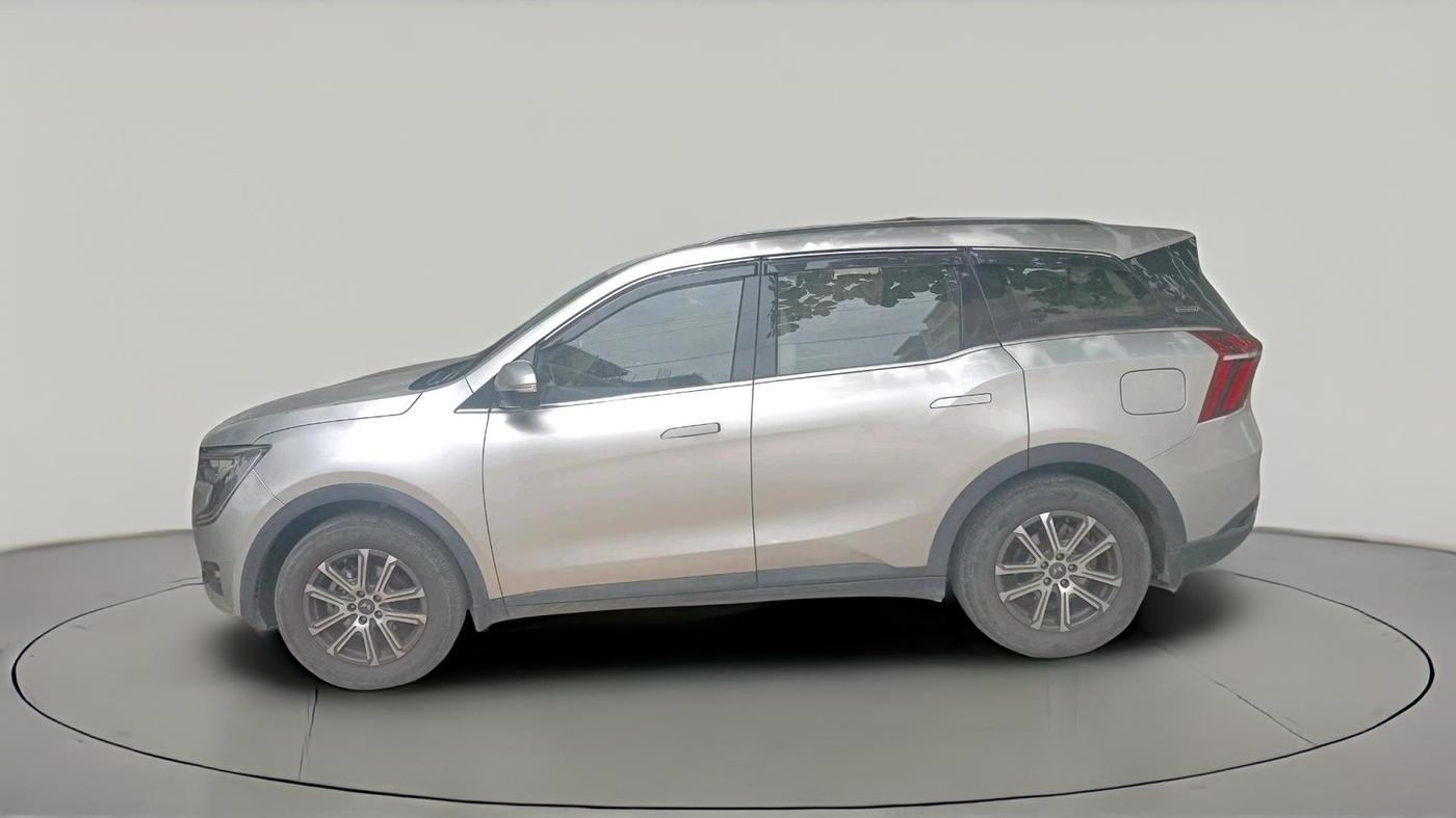 2021 Mahindra XUV700 AX7 Petrol MT 7 STR, Petrol, Manual, 10,444 km, exterior
