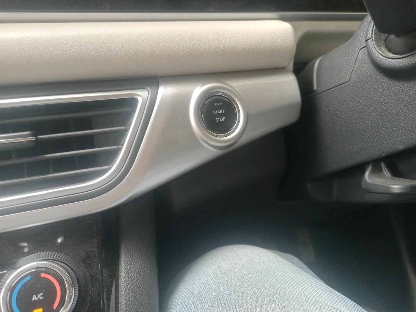 2021 Mahindra XUV700 AX7 Petrol MT 7 STR, Petrol, Manual, 10,444 km, interior