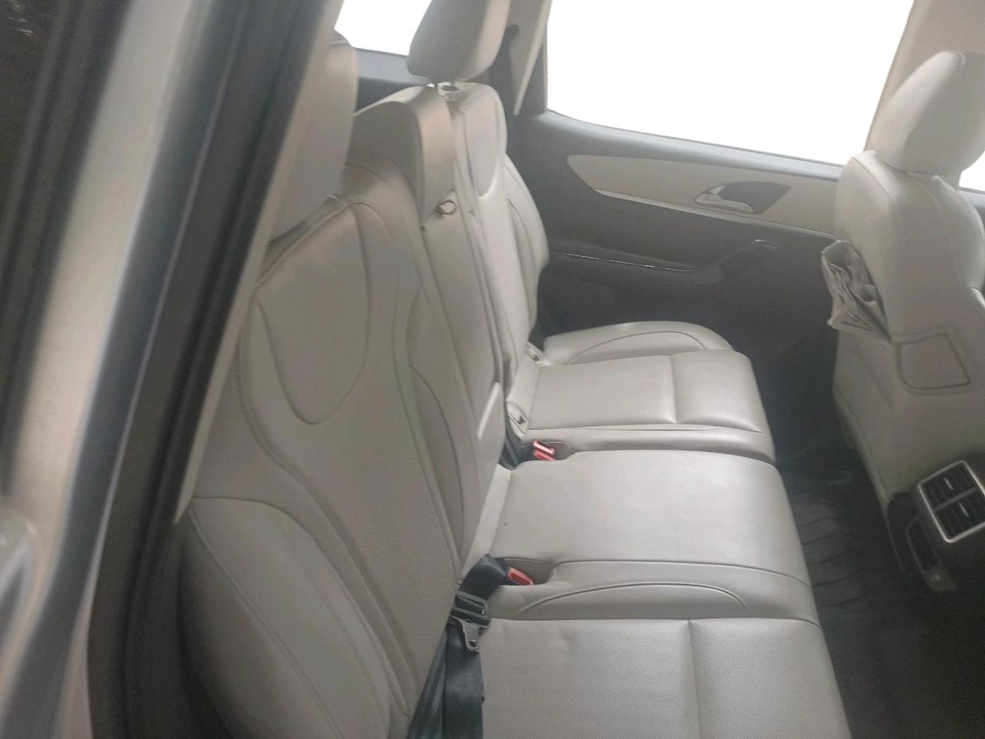 2021 Mahindra XUV700 AX7 Petrol MT 7 STR, Petrol, Manual, 10,444 km, interior