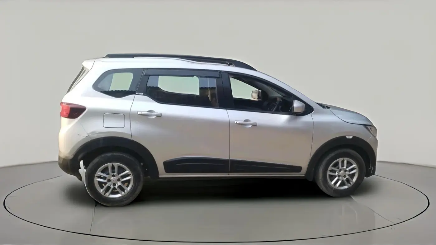 2020 Renault TRIBER RXT, Petrol, Manual, 53,911 km, exterior