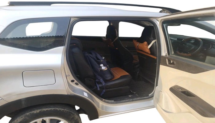 2020 Renault TRIBER RXT, Petrol, Manual, 53,911 km, interior