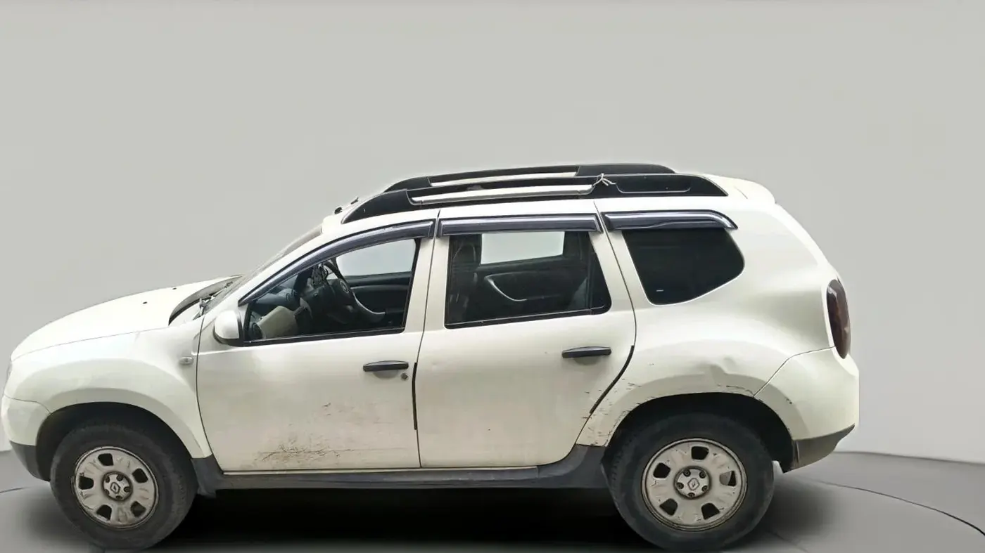 2014 Renault Duster RXL PETROL, CNG, Manual, 80,138 km, exterior