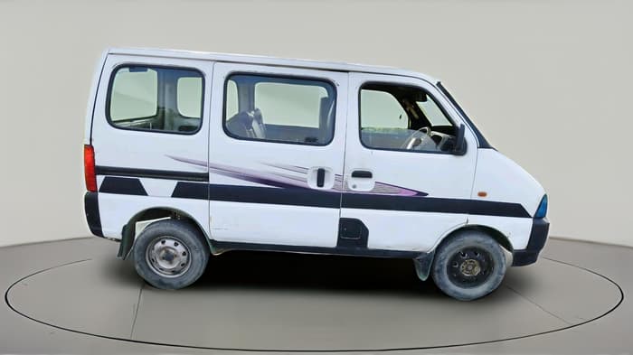 2017 Maruti Eeco 7 STR, CNG, Manual, 2,31,580 km, exterior