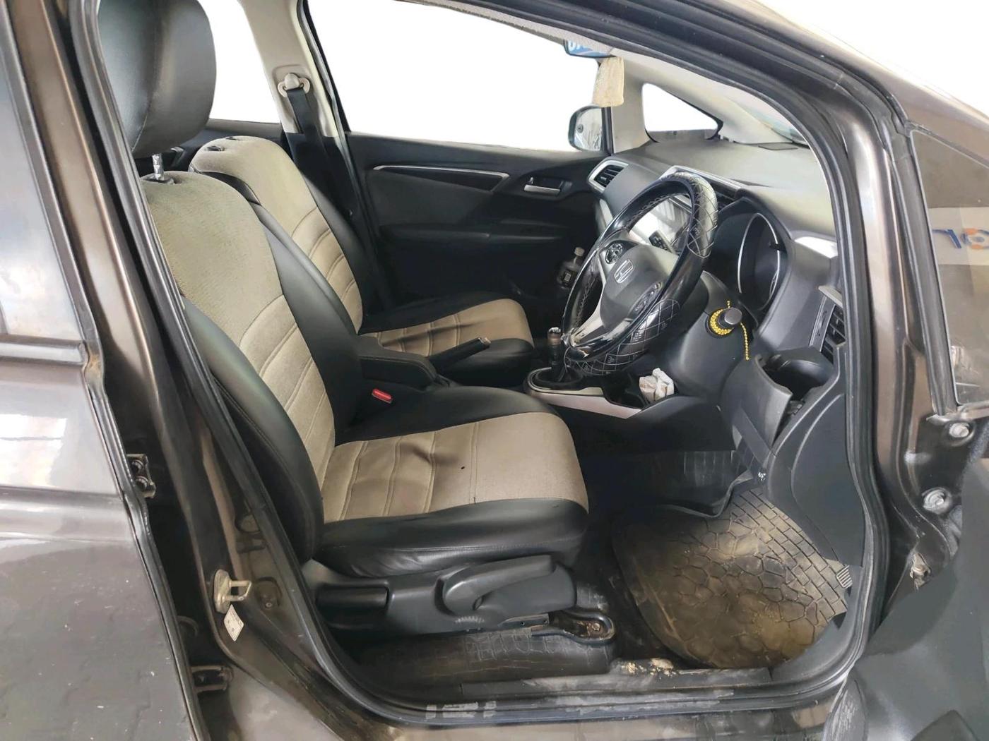 2018 Honda WR-V 1.5L I-DTEC VX MT, Diesel, Manual, 1,80,112 km, interior