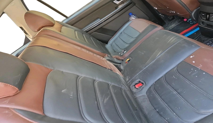 2018 Tata Hexa XE 4X2 7 STR, Diesel, Manual, 1,29,859 km, interior