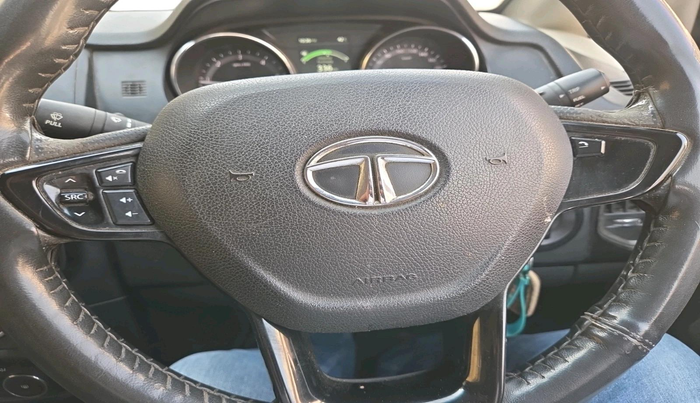 2018 Tata Hexa XE 4X2 7 STR, Diesel, Manual, 1,29,859 km, interior