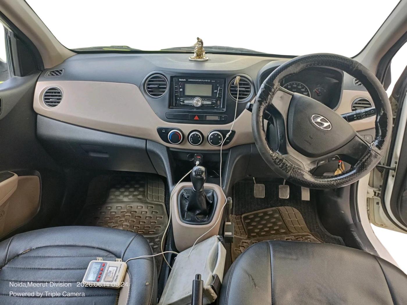 2016 Hyundai Grand i10 MAGNA 1.2 KAPPA VTVT, CNG, Manual, 1,86,487 km, interior