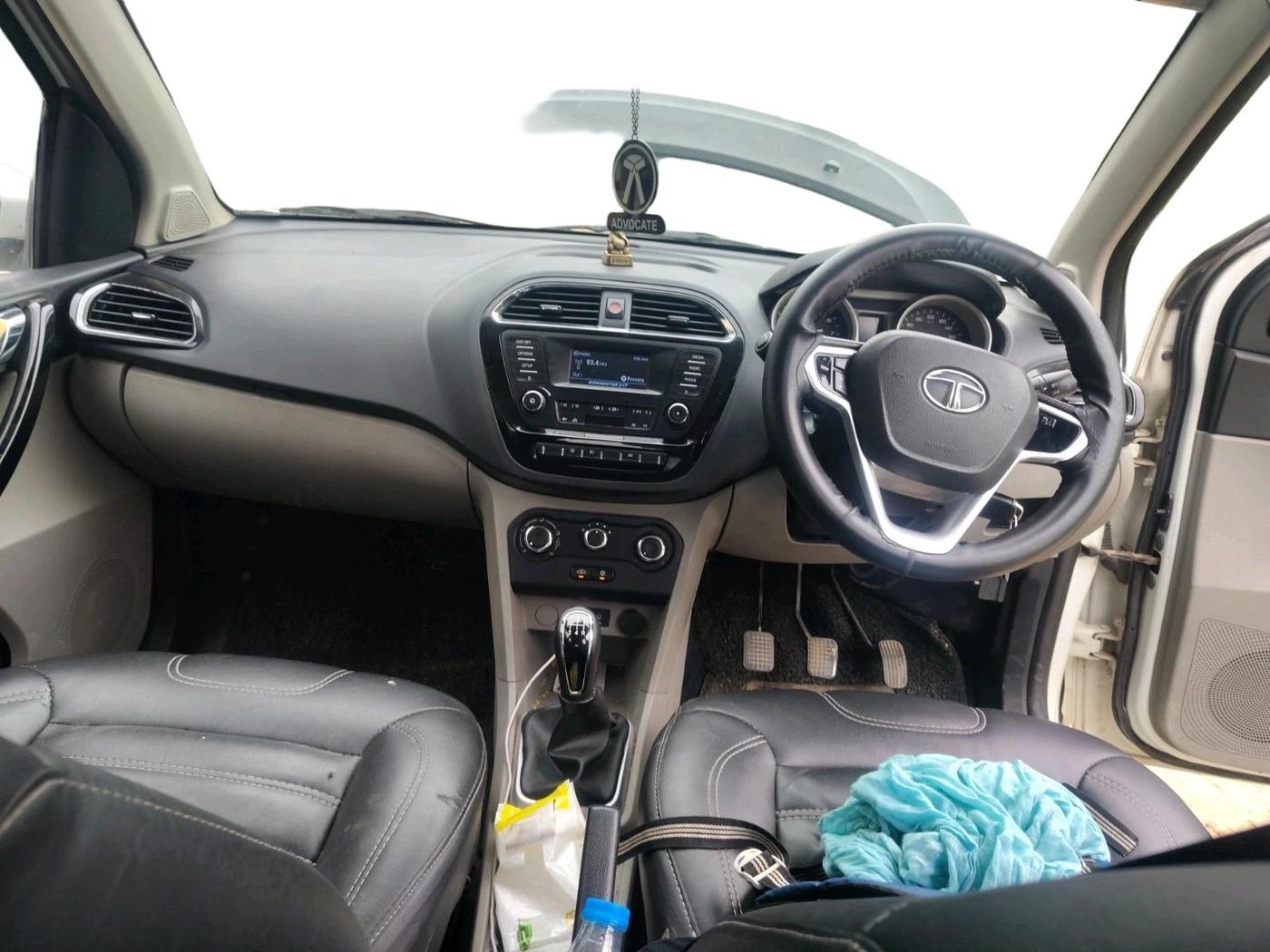 2017 Tata Tiago XZ PETROL, Petrol, Manual, 82,771 km, interior