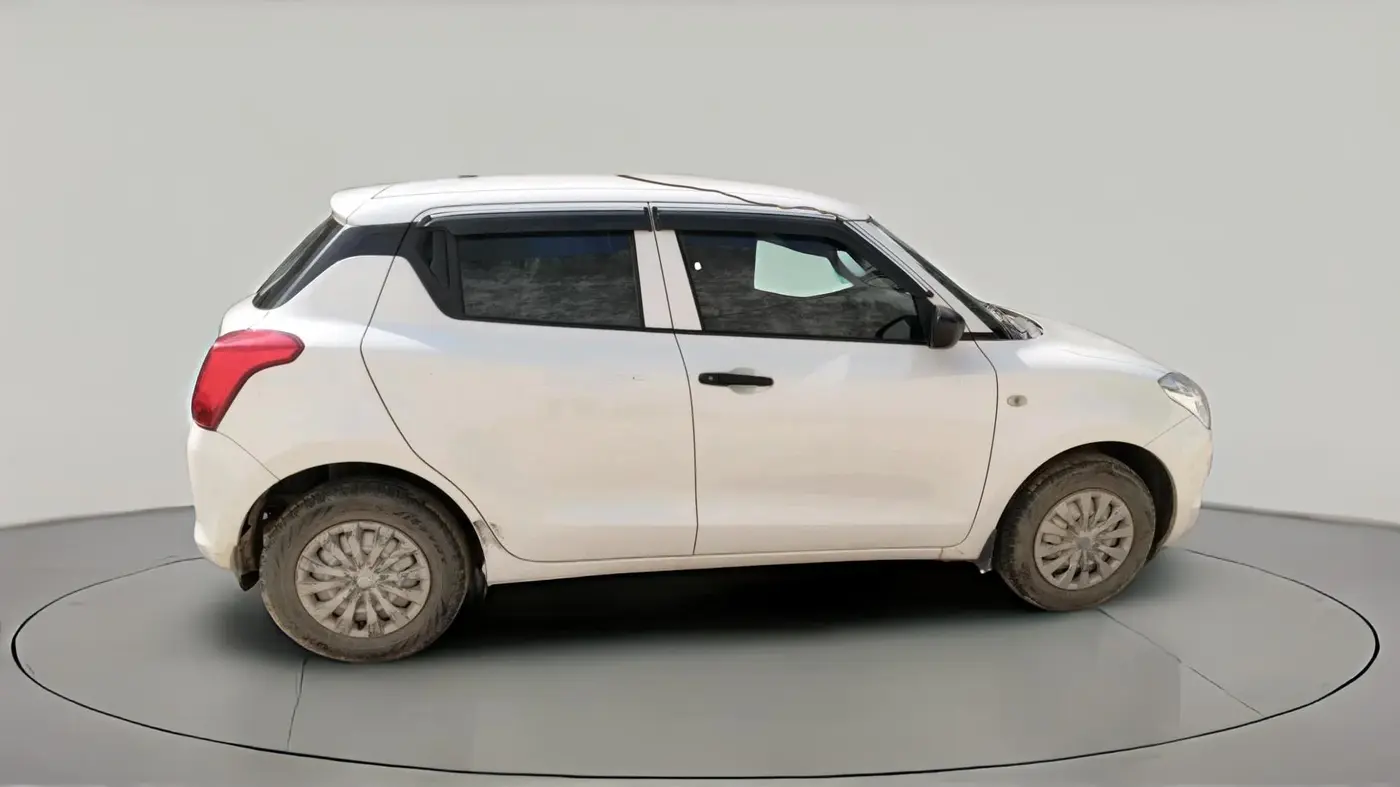 2022 Maruti Swift LXI, Petrol, Manual, 39,496 km, exterior