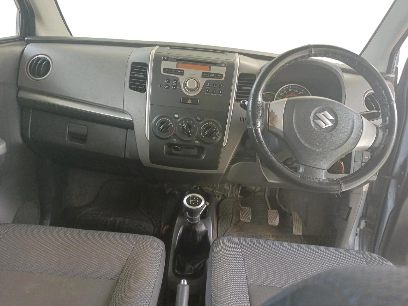 2011 Maruti Wagon R 1.0 VXI, Petrol, Manual, 83,285 km, interior