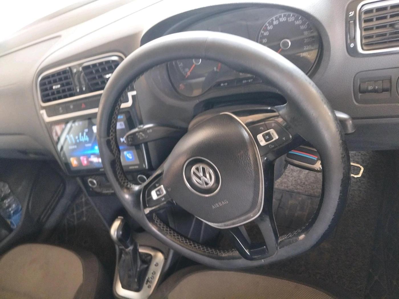 2016 Volkswagen Polo GT TSI AT, Petrol, Automatic, 1,63,504 km, interior