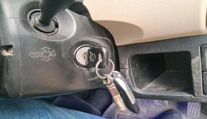 2017 Maruti Wagon R 1.0 LXI CNG, CNG, Manual, 1,66,585 km, interior