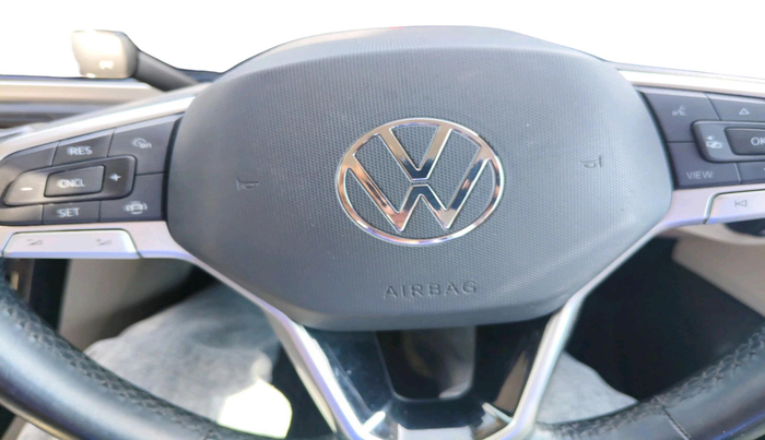 2023 Volkswagen VIRTUS HIGHLINE TSI 1.0 MT, Petrol, Manual, 14,826 km, interior