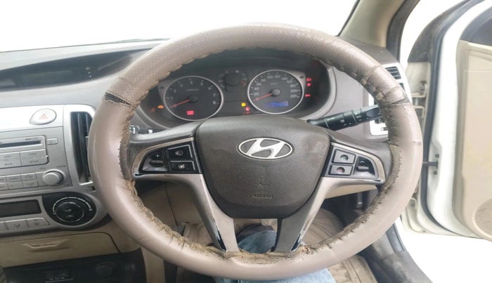 2011 Hyundai i20 SPORTZ (O) 1.2, CNG, Manual, 1,17,704 km, interior