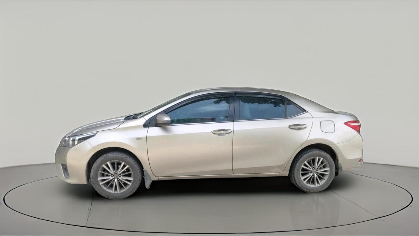 2015 Toyota Corolla Altis G PETROL, CNG, Manual, 96,167 km, exterior