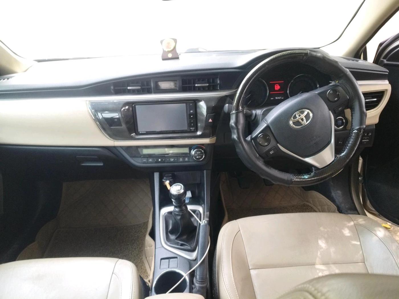 2015 Toyota Corolla Altis G PETROL, CNG, Manual, 96,167 km, interior