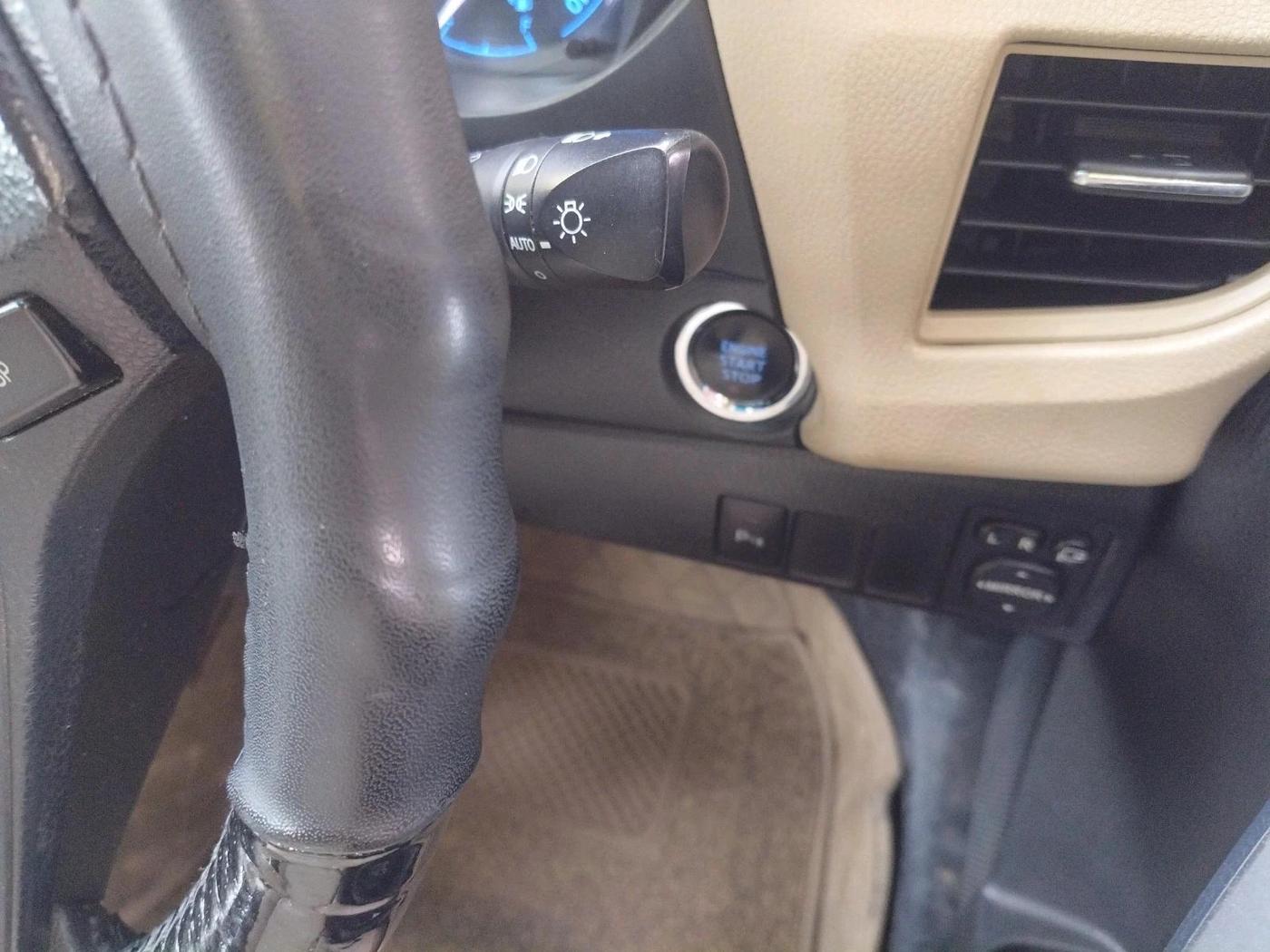 2015 Toyota Corolla Altis G PETROL, CNG, Manual, 96,167 km, interior