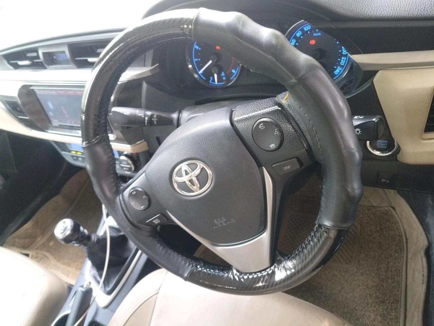 2015 Toyota Corolla Altis G PETROL, CNG, Manual, 96,167 km, interior